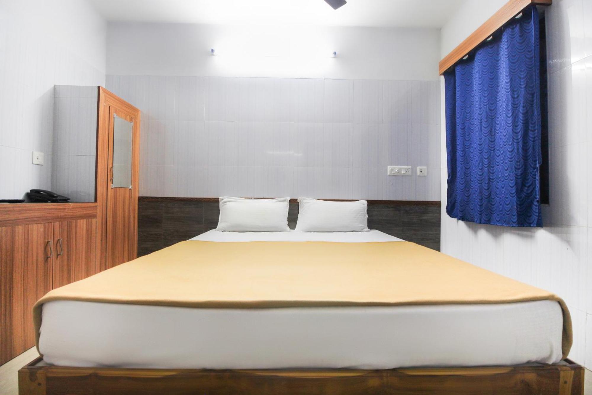 Hotel O Jks Deluxe Lodge Udaiyarpalaiyam Bagian luar foto