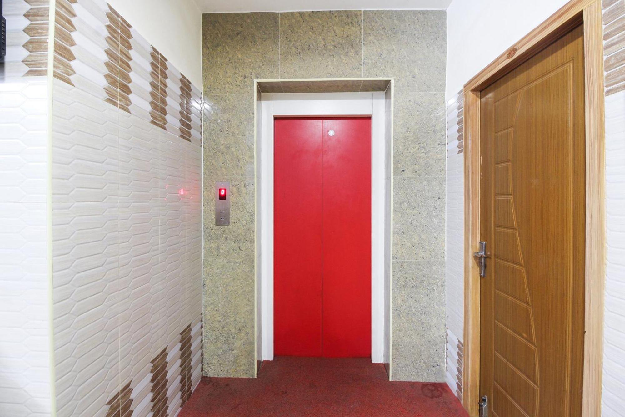 Hotel O Jks Deluxe Lodge Udaiyarpalaiyam Bagian luar foto
