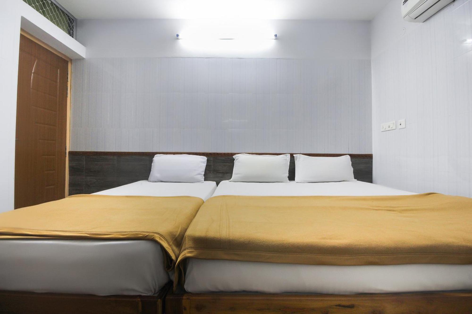 Hotel O Jks Deluxe Lodge Udaiyarpalaiyam Bagian luar foto