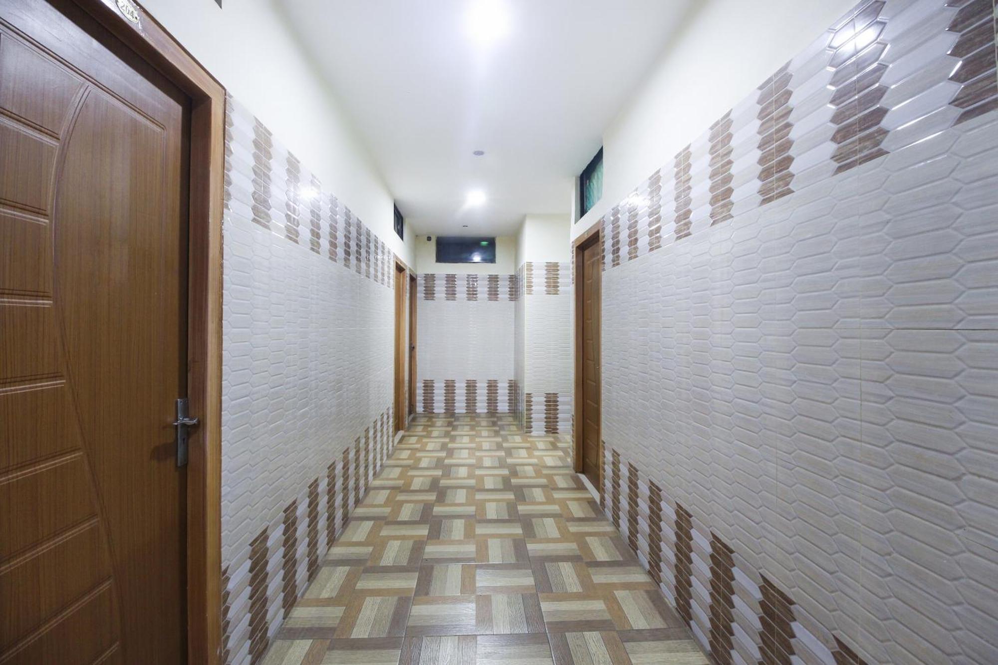 Hotel O Jks Deluxe Lodge Udaiyarpalaiyam Bagian luar foto